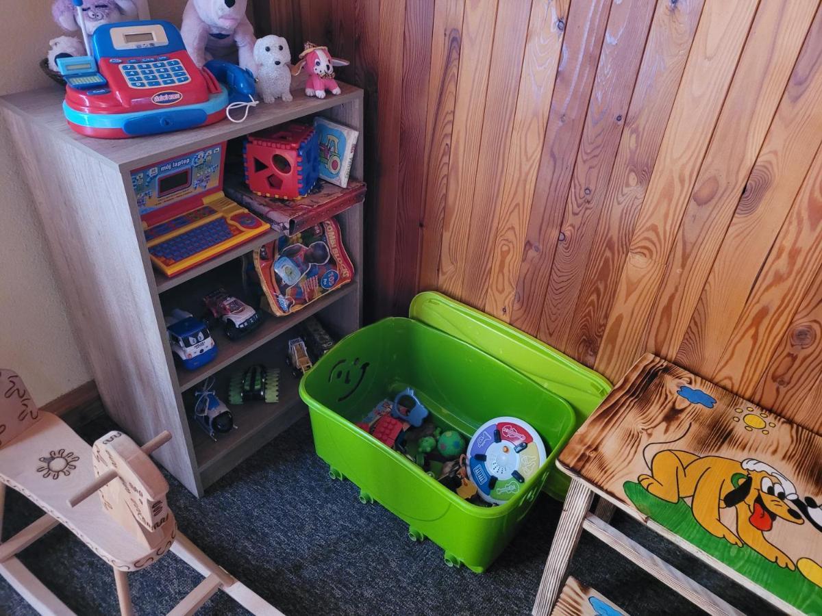Liptovská Chata pri potoku Lipótszentmiklós Kültér fotó
