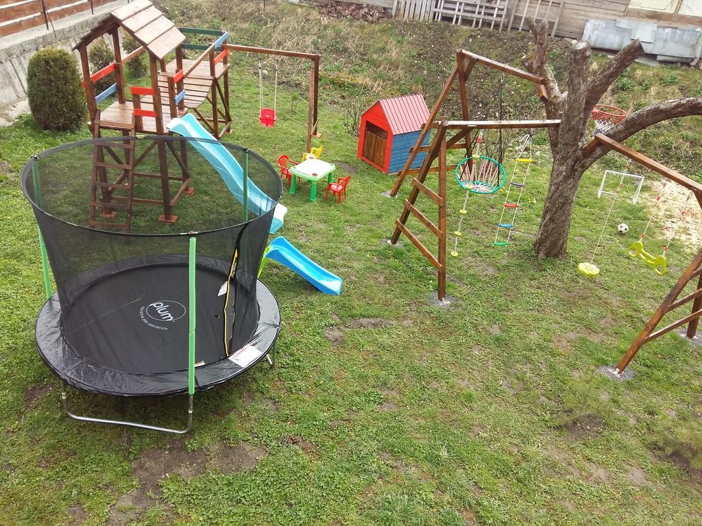 Liptovská Chata pri potoku Lipótszentmiklós Kültér fotó